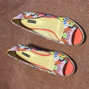 Alex Marie Shoes Women's Size 8M Multicolor Floral Wedge Peep Toe Shoes